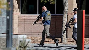 Gunman kills 6 family members, then himself, in eastern Iowa