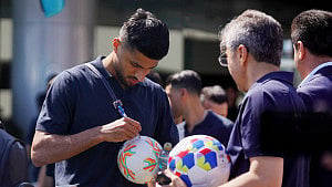 Iran get cheerful Tijuana send-off ahead of WC opener