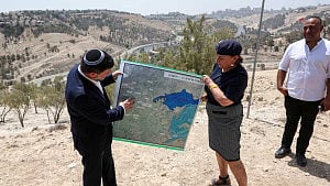 France, allies plan pressure on Israel over West Bank
