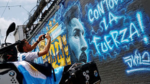 Fans join forces to sing happy birthday to Messi