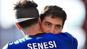 Tottenham sign Senesi
