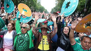 Mexico City chases largest Mexican wave world record ahead of WC