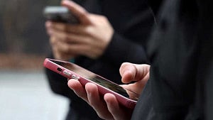 Czech schools await mobile phone ban from 2027
