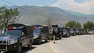 Protesters, police clash in Pakistani Kashmir