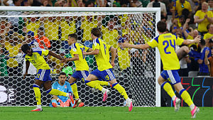 Potter hails Swedish attacking chemistry