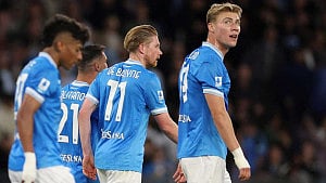 Napoli sign Hojlund from United