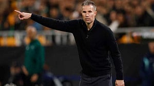 Feyenoord dismiss Van Persie: report