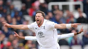 Robinson out of 2nd Test vs New Zealand