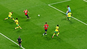 Czechs make 5 changes as South Africa shift strategy