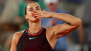 Relentless Sabalenka powers past Osaka into quarters