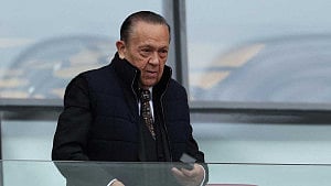 West Ham co-chair Sullivan resigns