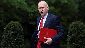 UK defence minister quits