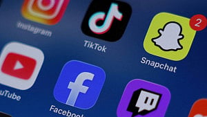 US set to curb social media use by youths