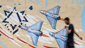 US strikes Iranian sites in latest Gulf flare-up