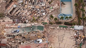 33 rescued, thousands missing after Venezuela quakes