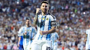 Argentina rally around Messi ahead of WC opener