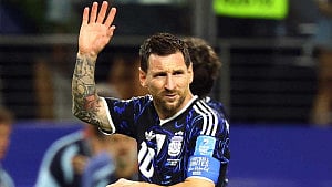 Messi scores in 7 straight WC matches, breaks record