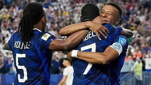 France firepower puts Sweden in firing line