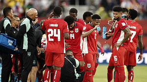 Fans boo hydration breaks during World Cup