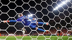 Morocco beat Netherlands on penalties