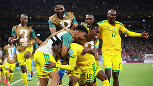 S Africa beat S Korea to reach knockout stage