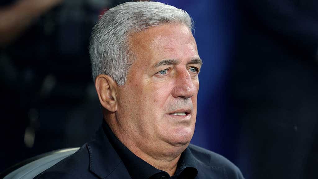 Algeria coach says errors helped Messi score hat-trick to tie Wor