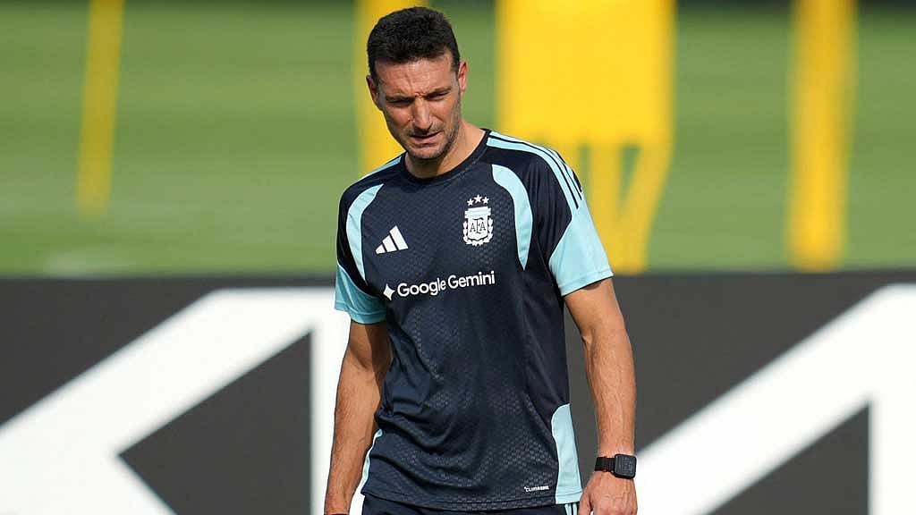 Argentina's Scaloni faces striker dilemma