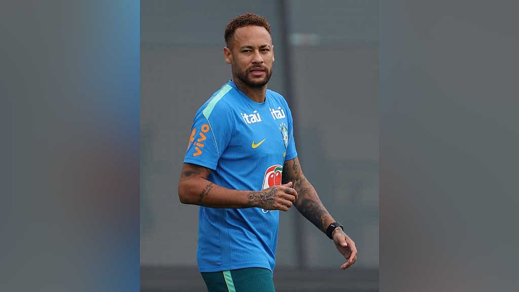 Neymar edges towards Brazil return