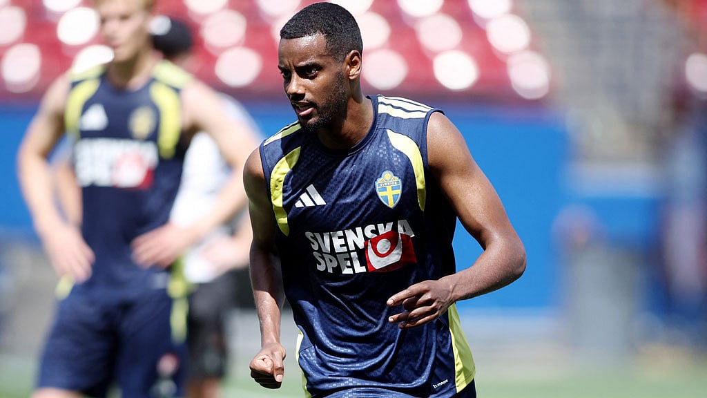 Feared Sweden strike force faces tough Tunisia test in World Cup opener