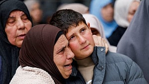 Israeli forces kill 16 in Gaza, West Bank
