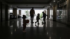 Israeli strikes displace 370,000 children in Lebanon: UN