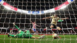 Atleti fend off Barca to reach Copa del Rey final