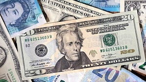 Dollar climbs for fifth straight day