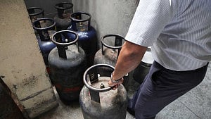 Indian restaurants warn of shutdowns amid gas shortage