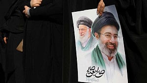 US Intelligence sees no collapse risk for Iran govt