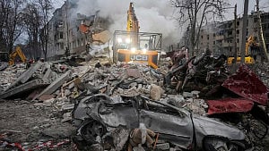 Russian strikes kill 10 in Kharkiv