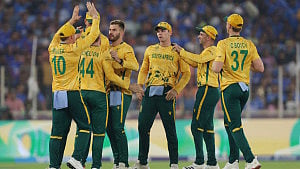 Markram keeps unbeaten S Africa grounded before semi