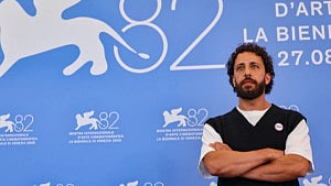 US travel ban stops Palestinian actor attending Oscars