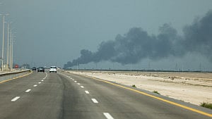 Saudi cuts oil output, IEA weighs stock release