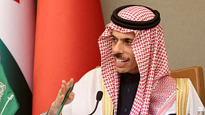 Saudi reserves right to military action against Iran: FM