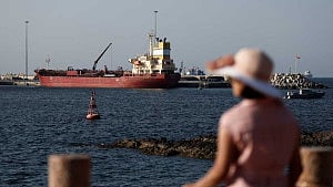 Oil falls over 6%