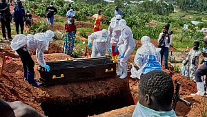 'Breakneck' Ebola epidemic outpaces global response