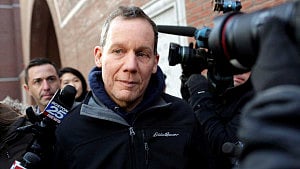 Convicted scientist rebuilds brain computer lab