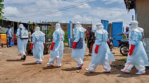 Congo protesters burn Ebola tents over victim’s body dispute