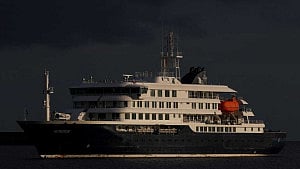 Australia to repatriate Hantavirus-hit cruise ship passengers