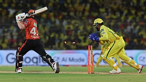 Hyderabad and Gujarat into IPL playoffs