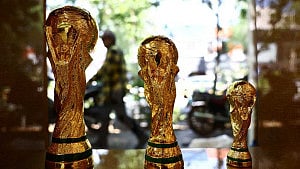 Iran push FIFA talks after airport row