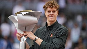Sinner storms past Zverev in 57-minute masterclass