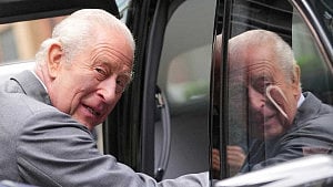 King Charles visits London Jewish site after attacks