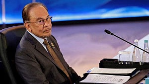 Malaysia PM faces test as early state polls loom